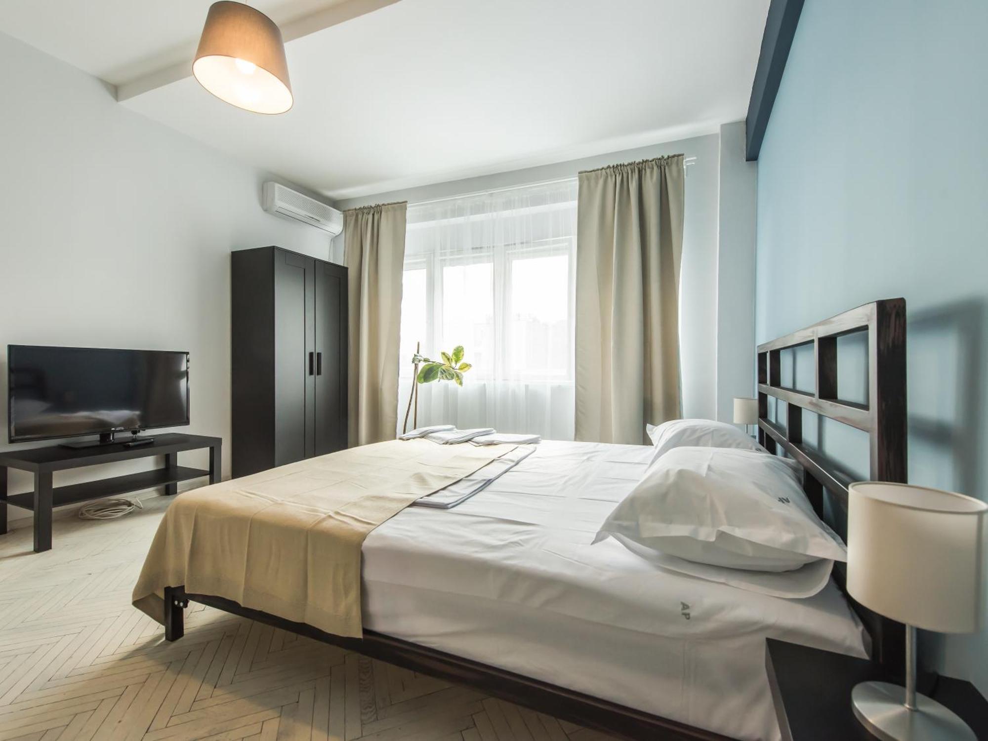 Color Apartments Old Town Center Бухарест Экстерьер фото