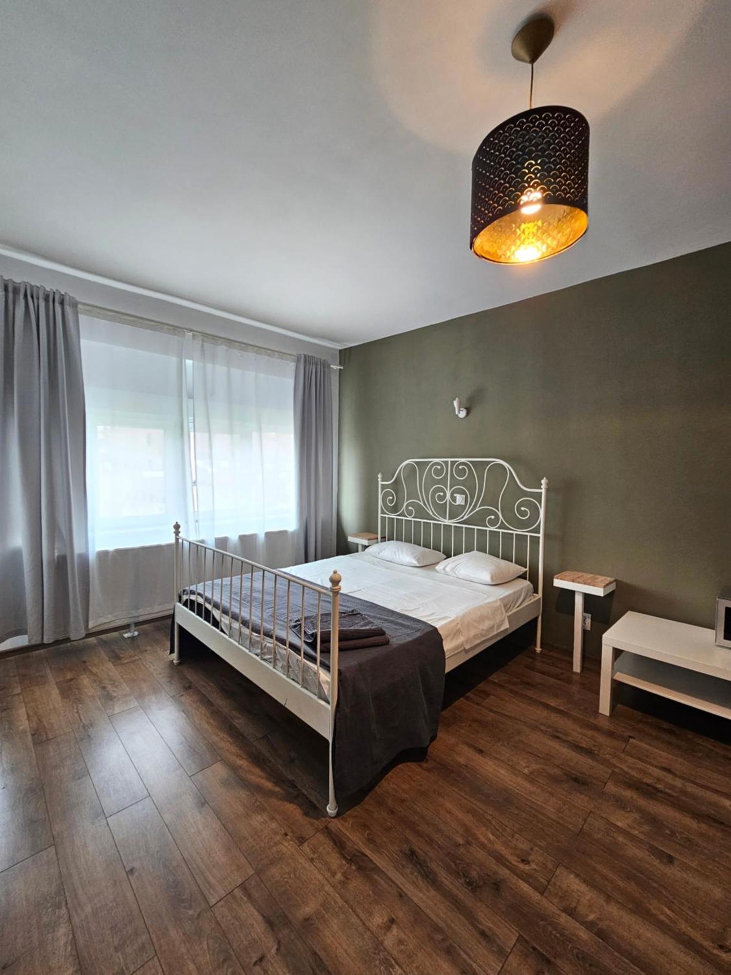 Color Apartments Old Town Center Бухарест Экстерьер фото