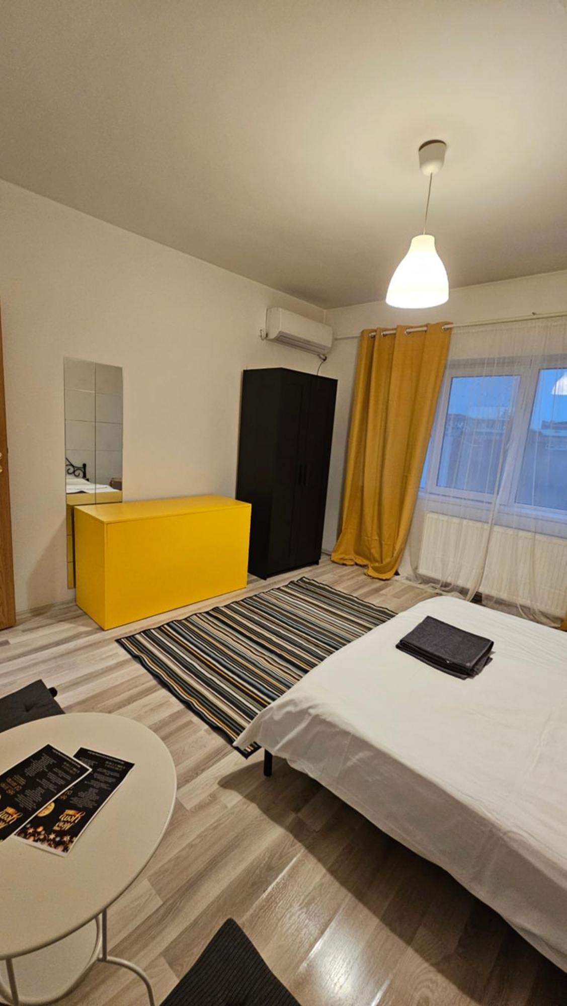 Color Apartments Old Town Center Бухарест Экстерьер фото